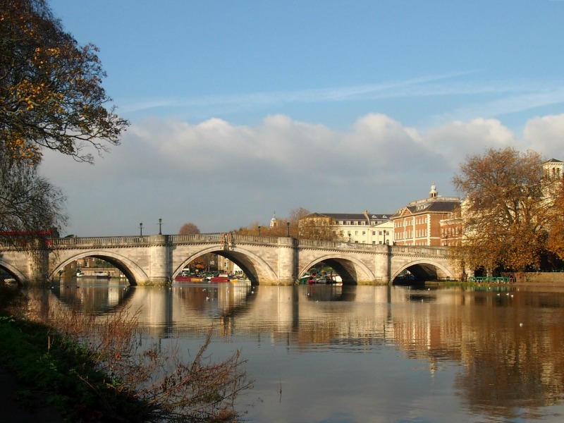 Richmond Upon Thames, Richmond Bridge Crossing Between North and South London